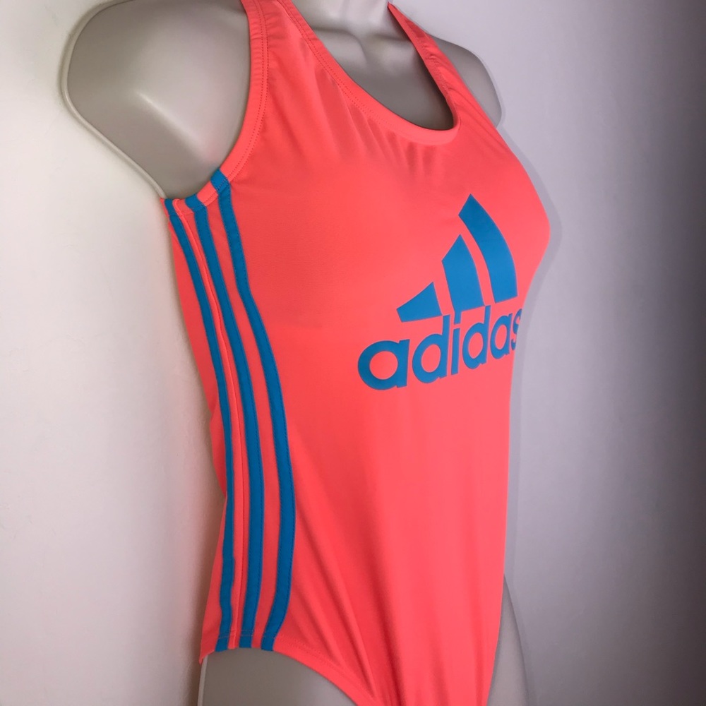 Adidas NWOT one piece swimsuit built in shelf bra